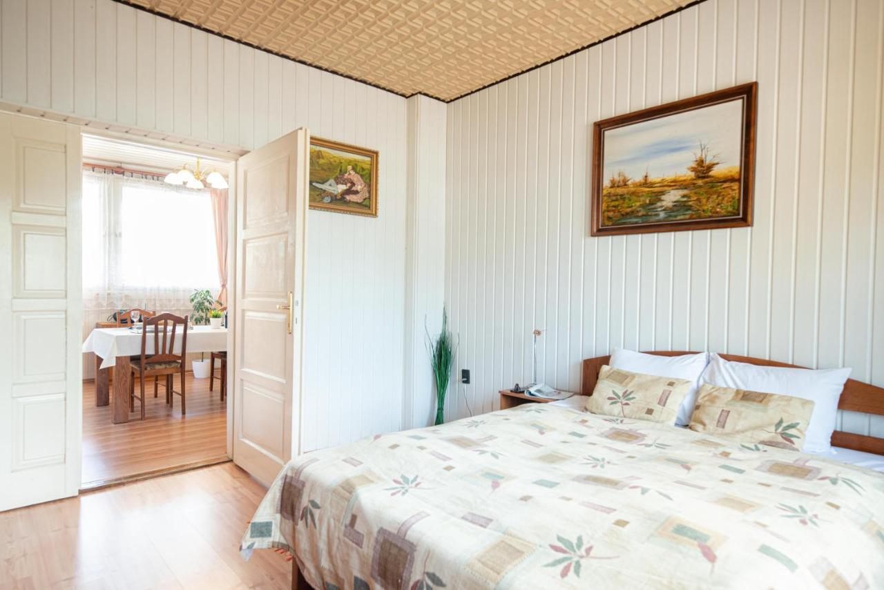 Vadkacsa Apartmanhaz Medencevel Zamardi Ngoại thất bức ảnh