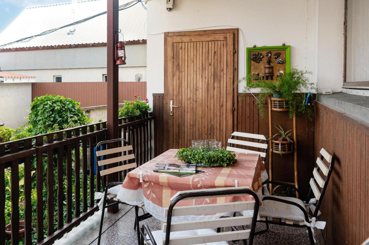 Vadkacsa Apartmanhaz Medencevel Zamardi Ngoại thất bức ảnh