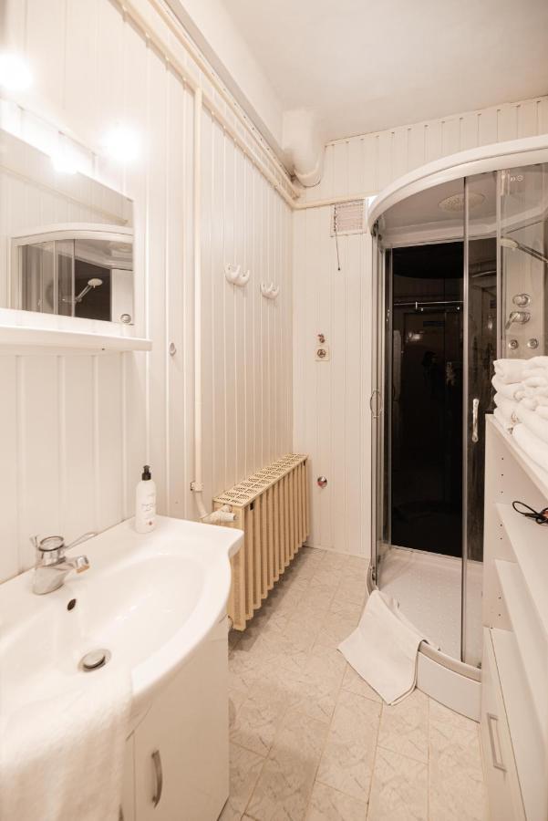Vadkacsa Apartmanhaz Medencevel Zamardi Ngoại thất bức ảnh