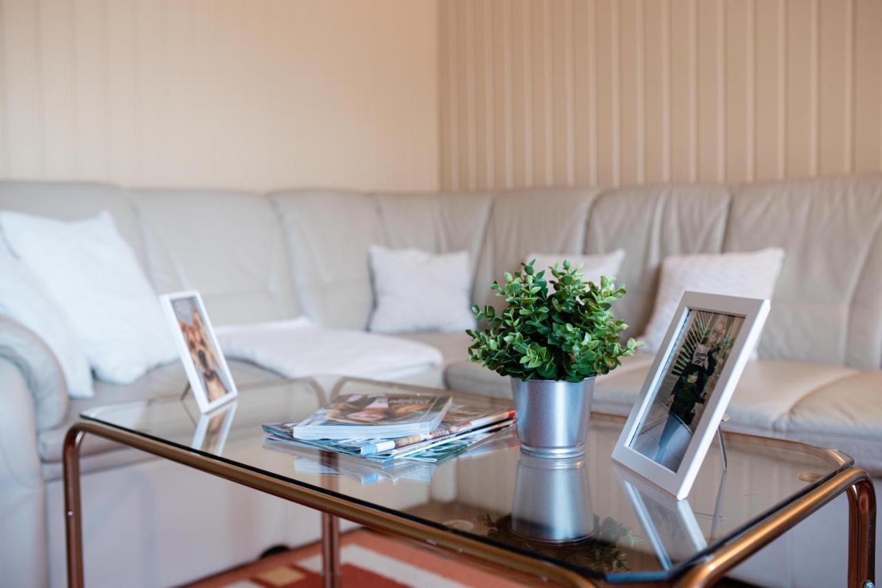 Vadkacsa Apartmanhaz Medencevel Zamardi Ngoại thất bức ảnh