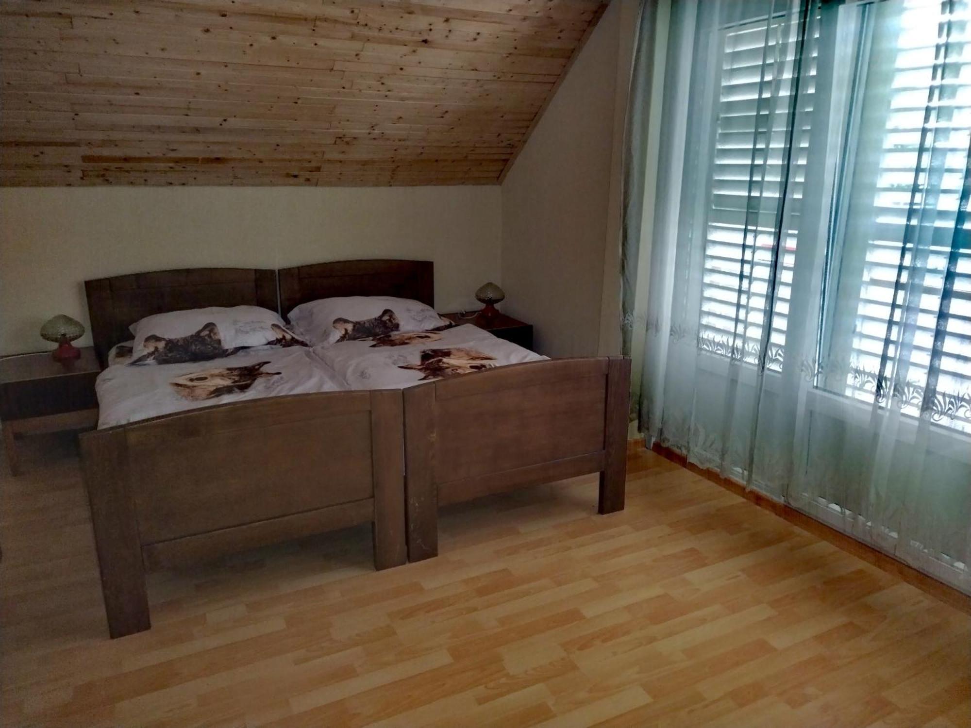 Vadkacsa Apartmanhaz Medencevel Zamardi Ngoại thất bức ảnh